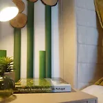 Forest Terrace De Mira 公寓